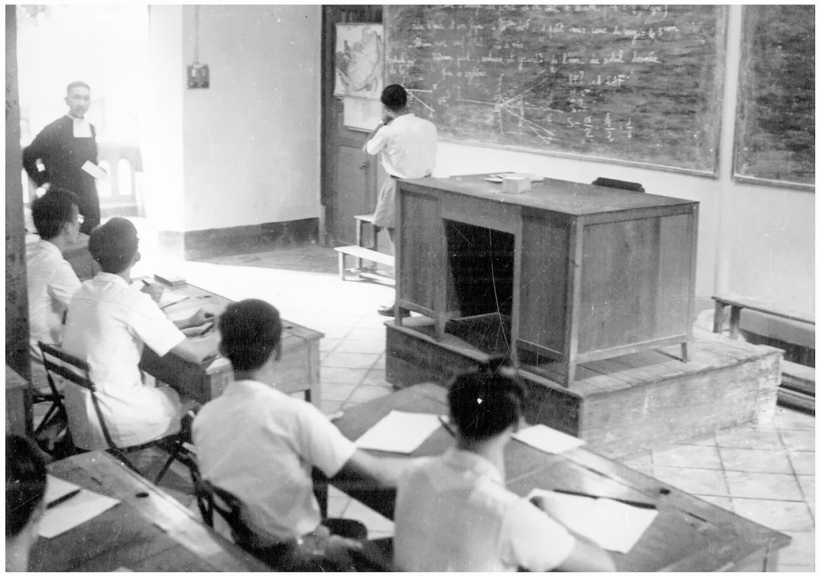 C:\Users\CHAPLAIN\Desktop\INSTITUTION TABERD\PHOTOS\14BienNienSu-LasanVN.jpg