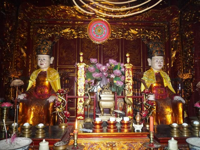 F:\MES DOCUMENTS\KAP FRANCE VIETNAM\SAIGON\AO DAI\TEXTES\1 DONG SON & HAI BA TRUNG\sans.png