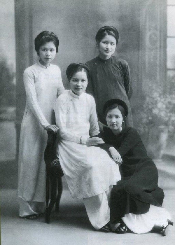 F:\MES DOCUMENTS\KAP FRANCE VIETNAM\SAIGON\AO DAI\TEXTES\1933 LEMUR LEPHO\aodai2.jpg