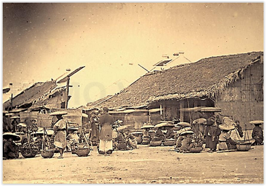 C:\Users\CHAPLAIN\Desktop\LE MARCHE DONG XUAN\1 1884-1885 UNE PLACE DE HANOI UN JOUR DE MARCHE HOCQUARD.PNG