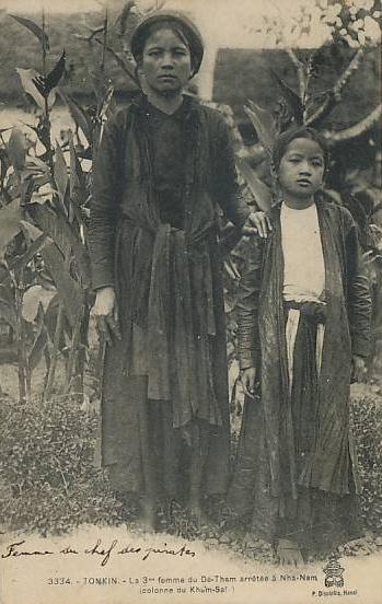 E:\Mes Documents\KAP FRANCE VIETNAM\HANOÏ\HISTOIRE DE HANOÏ\GUERRE\PIRATES\DE THAM\DE THAM DESCENDANTS PHOTOS\HOANG THI THE\ECRITS\3 DE-THAM 3eme Femme THI NHO Et Sa Fille THI THE ARRETEES A NHÂ NAM.jpg